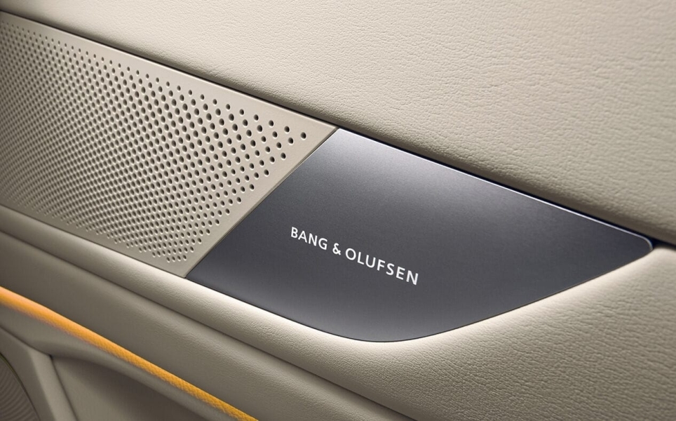 АУДИОСИСТЕМА BANG & OLUFSEN (18 ДИНАМИКОВ)
